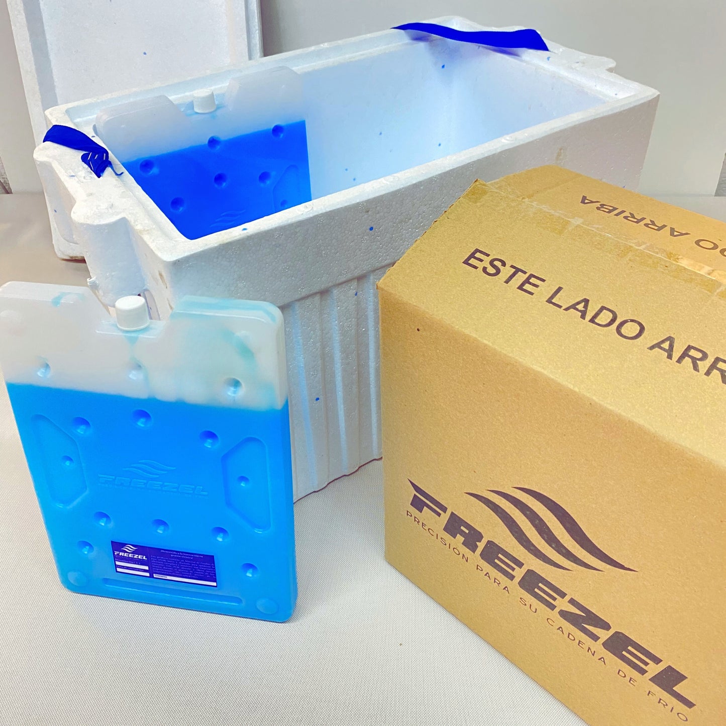 KIT X 8 unidades - Pila de ULTRA Enfriamiento FREEZEL (1500 ml) para -18 grados